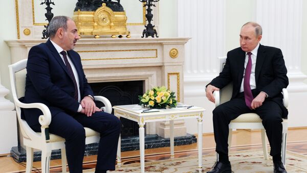 Премьер-министр Армении Никол  Пашинян и президент РФ Владимир Путин во время переговоров (11 января 2021). Москва - Sputnik Армения