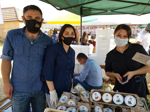 Выпуск дико полезного варенья в приграничном с Азербайджаном Берде расширяется Выпуск дико полезного варенья в приграничном с Азербайджаном Берде расширяется - Sputnik Армения