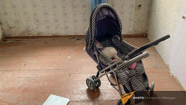 Детская коляска в квартире семьи Аветисянов, убитых 6 лет назад (12 января 2021). Гюмри - Sputnik Արմենիա