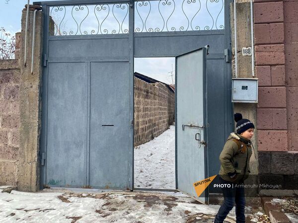 6 տարի անց Գյումրիում կրկին բացվեցին Ավետիսյանների տան դռները. հարազատները պահանջներ ունեն 6 տարի անց Գյումրիում կրկին բացվեցին Ավետիսյանների տան դռները. հարազատները պահանջներ ունեն - Sputnik Արմենիա