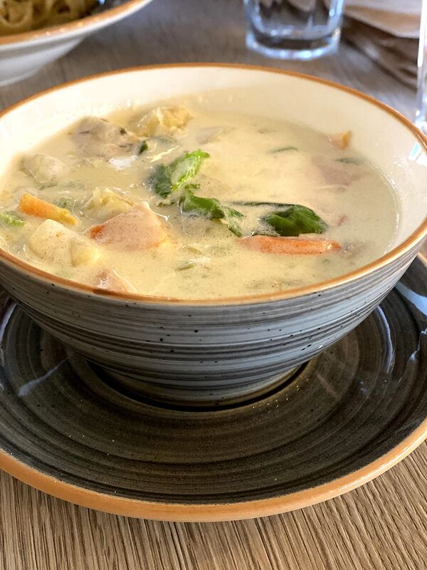 Համեղ ու օրիգինալ. Երևանում ո՞ր ռեստորաններն են արտասովոր ապուրներ մատուցում   - Sputnik Արմենիա