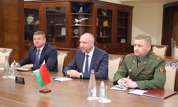 Նախարարն ու դեսպանը քննարկել են հայ-բելառուսական համագործակցությանն առնչվող հարցեր - Sputnik Արմենիա