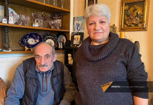 Պատերազմում վիրավորված գյումրեցի թիթեղագործը շարունակում է բնակվել տնակում՝ երեխաների հետ Պատերազմում վիրավորված գյումրեցի թիթեղագործը շարունակում է բնակվել տնակում՝ երեխաների հետ - Sputnik Արմենիա