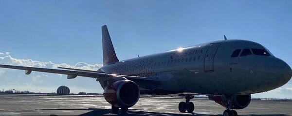 Самолет авиакомпании Россия в аэропорту Звартноц (15 января 2021). Еревaн - Sputnik Արմենիա