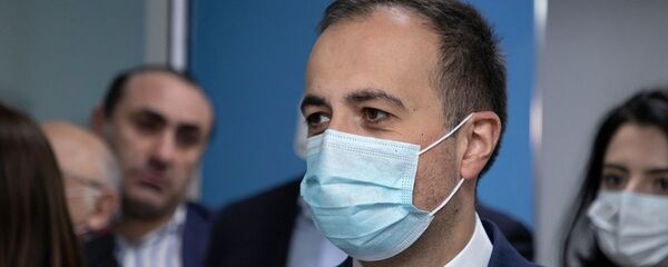 Министр здравоохранения Арсен Торосян принял участие в церемонии открытия нового реанимационного отделения Медицинского центра Сурб Григор Лусаворич (15 января 2021). Еревaн Министр здравоохранения Арсен Торосян принял участие в церемонии открытия нового реанимационного отделения Медицинского центра Сурб Григор Лусаворич (15 января 2021). Еревaн - Sputnik Արմենիա