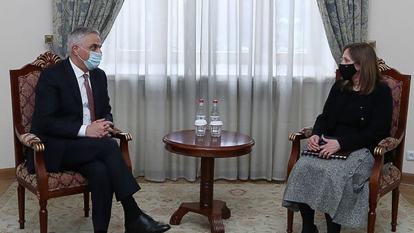 Вице-премьер Мгер Григорян встретился с ЧП послом США Линн Трейси (16 января 2020). Еревaн - Sputnik Армения