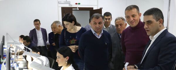 Министр экономики Ваан Керобян встретился с представителями компаний по обработке алмазов и золота (16 января 2021). Абовян - Sputnik Արմենիա