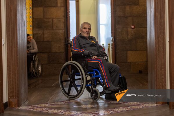 Пациент реабилитационного центра Защитник Отечества - Sputnik Армения
