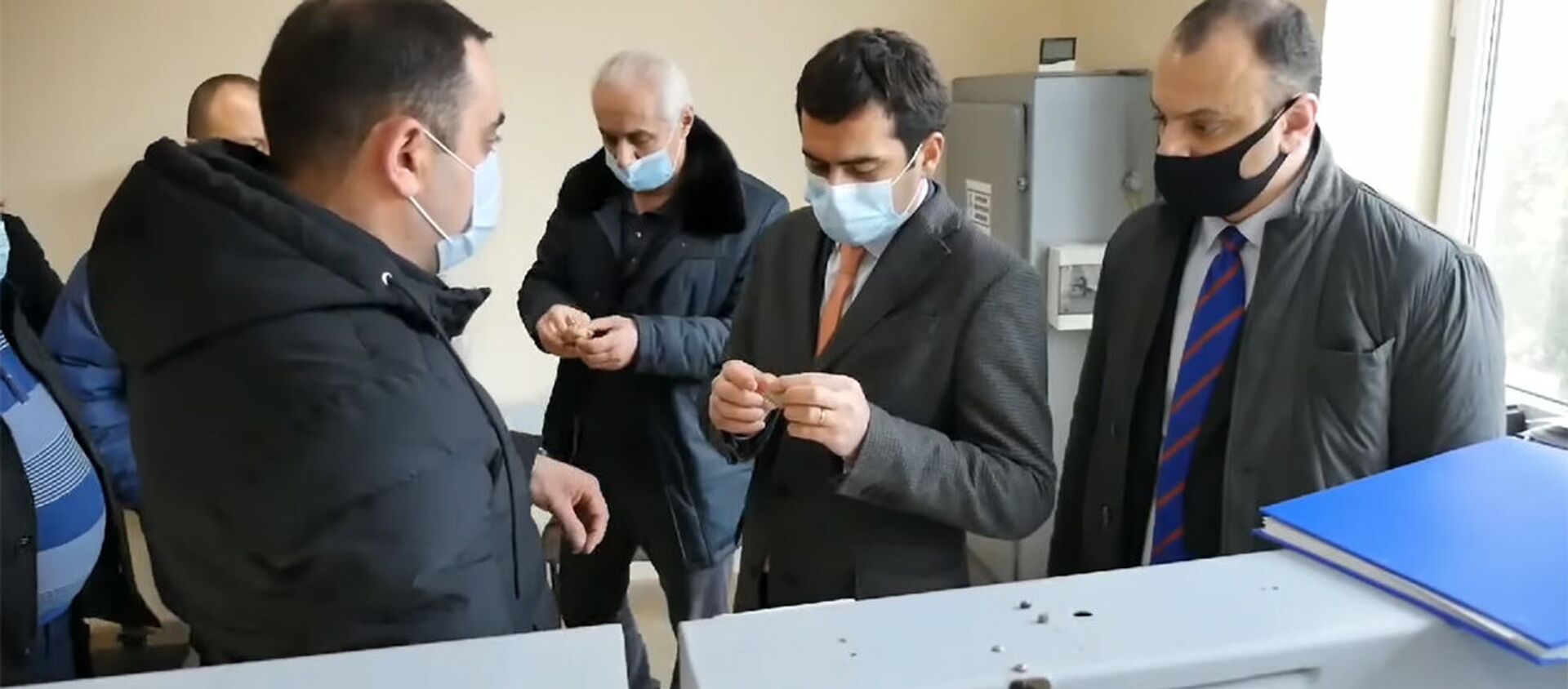 Министр высокотехнологической промышленности Акоп Аршакян посетил Эчмиадзинский приборостроительный завод (17 января 2021). Эчмиадзин - Sputnik Армения, 1920, 17.01.2021