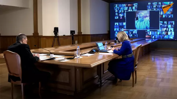 Глава МИД РФ Сергей Лавров и официальный представитель МИД России Мария Захарова на онлайн пресс-конференции (18 января 2021). Москва - Sputnik Армения