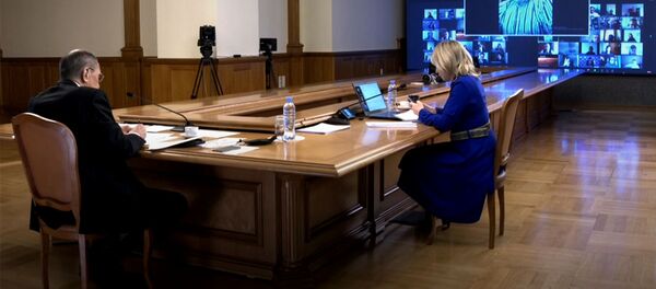 Глава МИД РФ Сергей Лавров и официальный представитель МИД России Мария Захарова на онлайн пресс-конференции (18 января 2021). Москва - Sputnik Армения