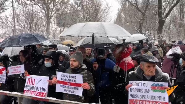 «Շուշին ծախածն ընդդեմ Շուշին ազատագրածների». բողոքի ակցիա` Քոչարյանի դատական նիստից առաջ - Sputnik Արմենիա