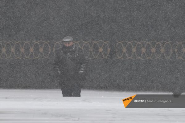 Երևանում առատ ձյուն է տեղում - Sputnik Արմենիա