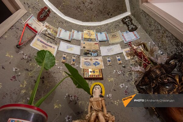 «Ռումբն ընկավ, թևերս հետ թռան...». Վարոյի տեսած իրական պատերազմն ու թևավոր երջանկությունը «Ռումբն ընկավ, թևերս հետ թռան...». Վարոյի տեսած իրական պատերազմն ու թևավոր երջանկությունը - Sputnik Արմենիա