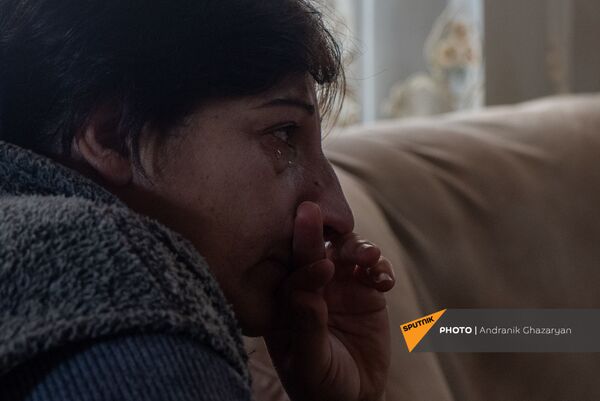 «Ռումբն ընկավ, թևերս հետ թռան...». Վարոյի տեսած իրական պատերազմն ու թևավոր երջանկությունը «Ռումբն ընկավ, թևերս հետ թռան...». Վարոյի տեսած իրական պատերազմն ու թևավոր երջանկությունը - Sputnik Արմենիա