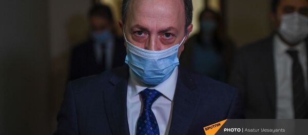 Глава МИД Армении Ара Айвазян перед началом заседания Комиссии парламента по внешним связям (14 января 2021). Еревaн Глава МИД Армении Ара Айвазян перед началом заседания Комиссии парламента по внешним связям (14 января 2021). Еревaн - Sputnik Армения