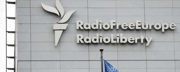 Вывеска на здании штаб-квартиры международной радиовещательной организации Радио „Свободная Европа“/Радио „Свобода“ в Праге Вывеска на здании штаб-квартиры международной радиовещательной организации Радио „Свободная Европа“/Радио „Свобода“ в Праге - Sputnik Արմենիա