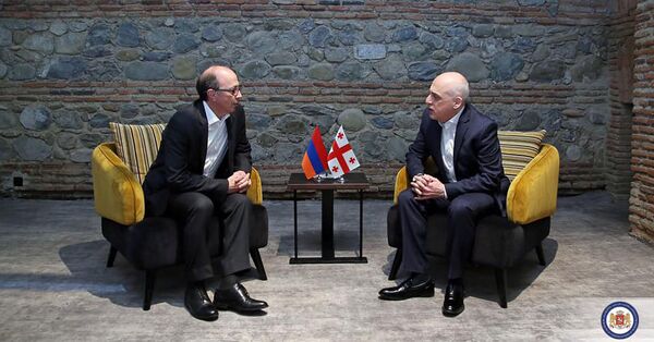 Глава МИД Армении Ара Айвазян находится с неформальным визитом в Грузии Глава МИД Армении Ара Айвазян находится с неформальным визитом в Грузии - Sputnik Армения