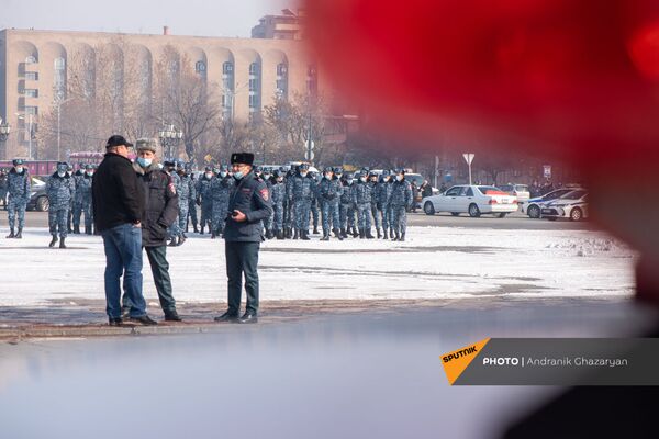 В Ереване проводят автопробег с требованием отставки премьер-министра. Видео - Sputnik Армения