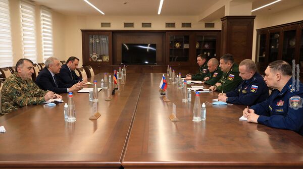 Делегация Генштаба ВС России прибыла в Армению Делегация Генштаба ВС России прибыла в Армению - Sputnik Армения