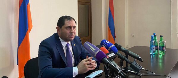 Министр территориального управления и инфраструктуры Сурен Папикян представил новоназначенного губернатора Ширака Ованеса Арутюняна главам общин (26 января 2021). Гюмри Министр территориального управления и инфраструктуры Сурен Папикян представил новоназначенного губернатора Ширака Ованеса Арутюняна главам общин (26 января 2021). Гюмри - Sputnik Արմենիա