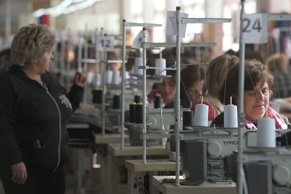 В Ванадзоре открылась новая армяно-российская швейная фабрика  - Sputnik Армения
