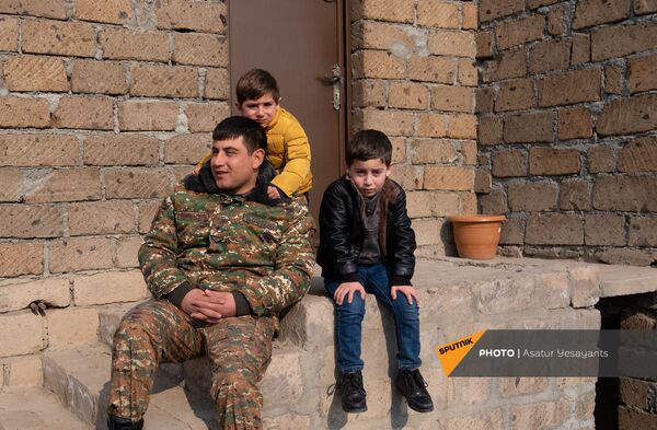 Буду праздновать так же, как и раньше – армянский майор не считает себя побежденным - Sputnik Армения