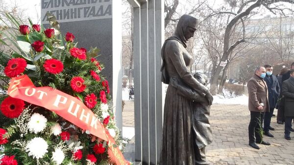 Памятник детям блокадного Ленинграда в Ереване - Sputnik Армения