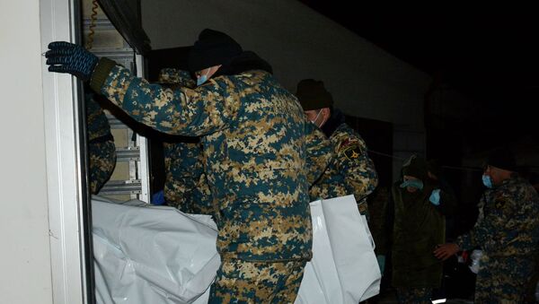 Сотрудники ГСЧСВД обнаружили три тела павших во время войны военнослужащих (27 января 2021). Карабах - Sputnik Արմենիա