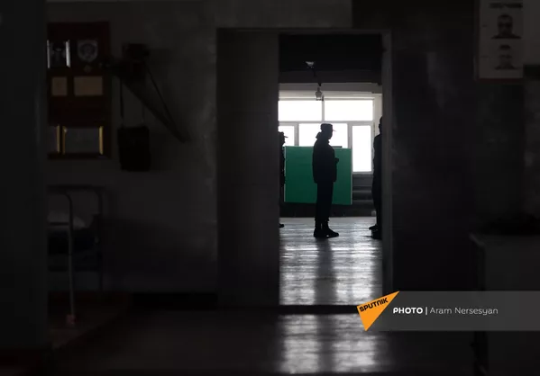 Армянская сторона, несмотря на преимущество противника в небе, сумела предотвратить его наступление по всем направлениям, причинив значительный урон в силе и технике.  - Sputnik Армения