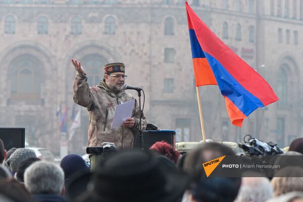 Аршак Закарян на митинге оппозиции на площади Республики (28 января 2021). Еревaн - Sputnik Армения