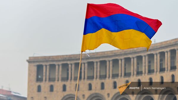 Флаг Армении на площади Республики (28 января 2021). Еревaн - Sputnik Армения