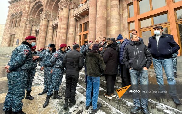 Ситуация у здания Правительства на площади Республики во время акции протеста (29 января 2021). Еревaн - Sputnik Армения