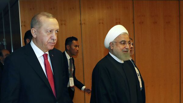 Президент Турции Реджеп Тайип Эрдоган с президентом Ирана Хасаном Рухани после встречи саммите в Куала-Лумпуре (19 декабря 2019). Малайзия - Sputnik Արմենիա