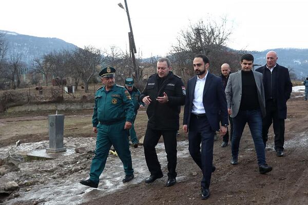 Ավինյանը հանդիպումներ է ունեցել Որոտան և Շուռնուխ համայնքներում Ավինյանը հանդիպումներ է ունեցել Որոտան և Շուռնուխ համայնքներում - Sputnik Արմենիա