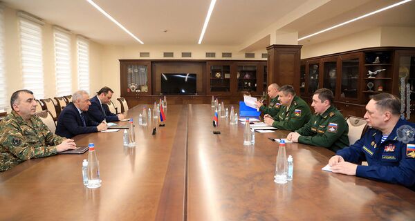 Арутюнян и Истраков обсудили армяно-российское военное сотрудничество - Sputnik Армения