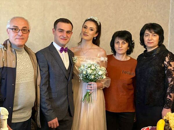 Папа хотел увидеть меня невестой - не успел: послевоенные свадьбы в Карабахе Папа хотел увидеть меня невестой - не успел: послевоенные свадьбы в Карабахе - Sputnik Армения