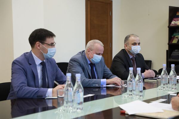 Глава Минобразования Армении и посол России обсудили совместные проекты - Sputnik Армения