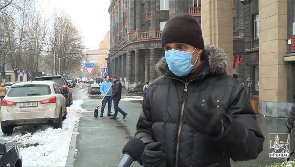 Мэр столицы Айк Марутян призывает собственников бизнеса к уборке снега с близлежайших улиц (30 января 2021). Еревaн - Sputnik Армения