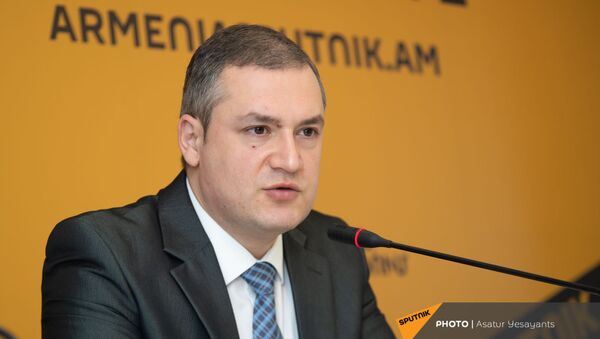 Тигран Уриханян на пресс-конференции в мультимедийном пресс-центре Sputnik Армения  (1 февраля 2021). Еревaн - Sputnik Արմենիա