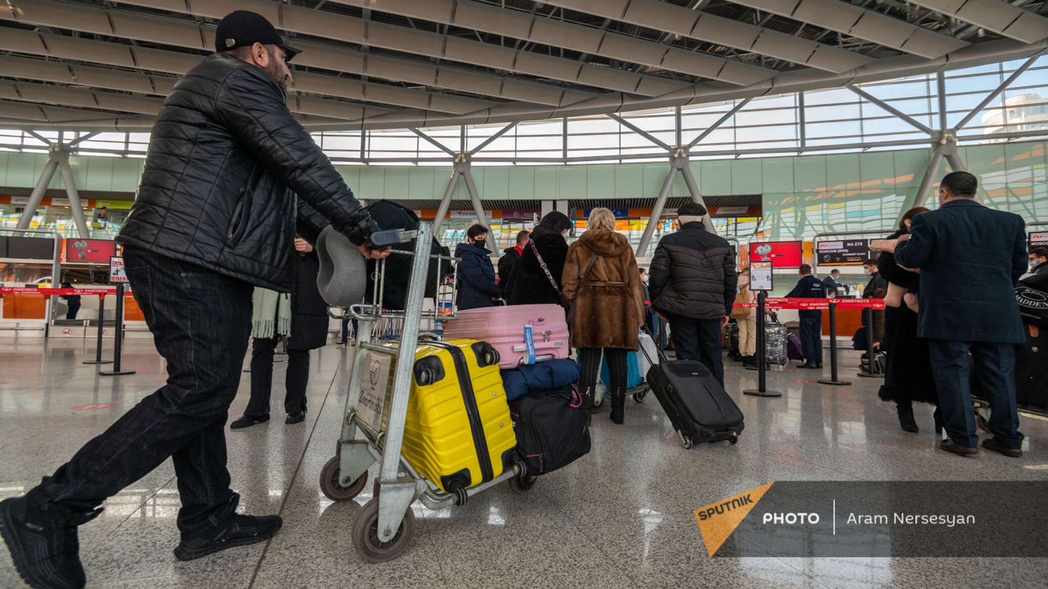 Прекращения деятельности российских пограничников в аэропорту звартноц. Звартноц аэропорт. Аэропорт Ереван. Международный аэропорт Ереван Звартноц, Армения. Аэропорт Звартноц новый.