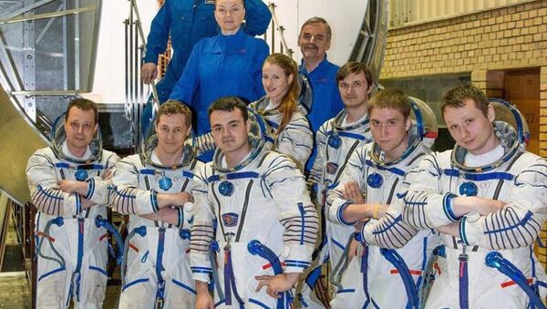 Космонавт Арутюн Кивирян (на первом плане в центре) - Sputnik Արմենիա