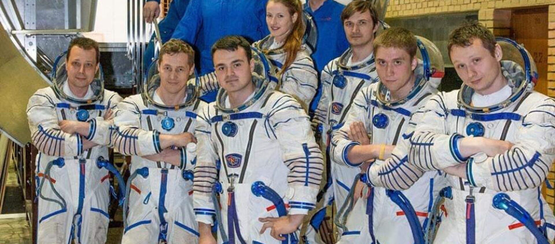 Космонавт Арутюн Кивирян (на первом плане в центре) - Sputnik Армения, 1920, 03.02.2021