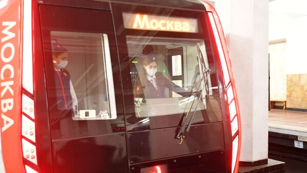 В Московском метро запустили поезд под управлением женщины-машиниста - Sputnik Армения