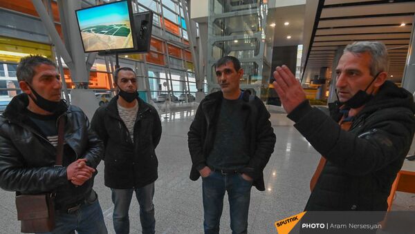 Ситуация в аэропорту Звартноц с депортированными из России гражданами (3 февраля 2021). Еревaн - Sputnik Արմենիա