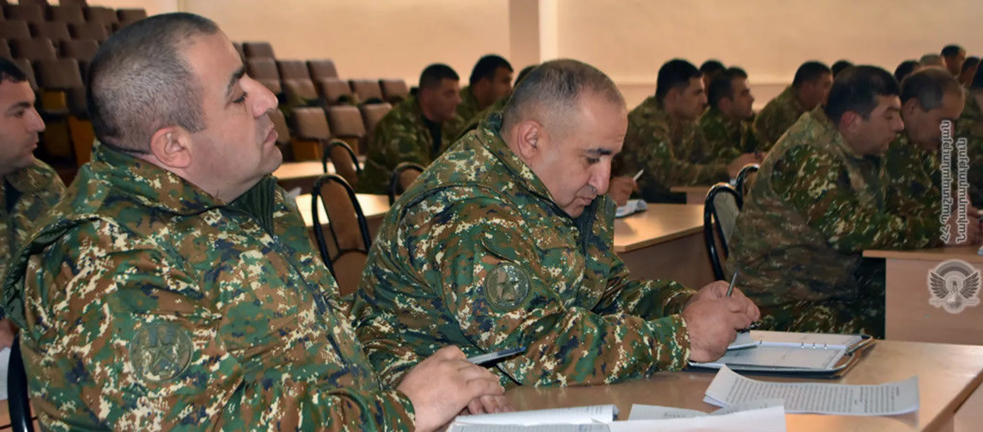 Начальник Генштаба Оник Гаспарян и замначальника Генштаба Управления общей подготовки ВС генерал-лейтенант Андраник Макарян посетили 4 воинские части (4 февраля 2021).  - Sputnik Армения, 1920, 02.03.2021