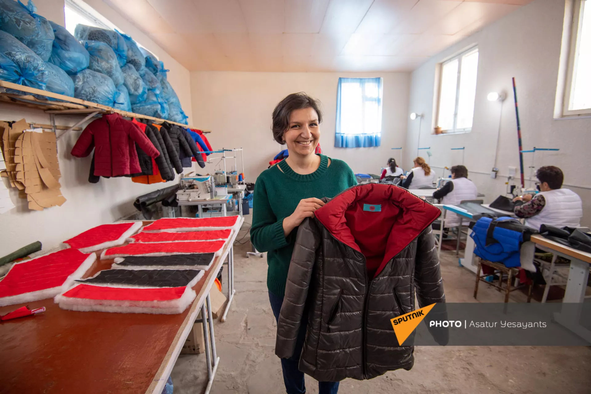 Рыжеволосые дети, коронавирус и война: как в Армении появились куртки Made in Kurtan Рыжеволосые дети, коронавирус и война: как в Армении появились куртки Made in Kurtan - Sputnik Армения, 1920, 05.02.2021