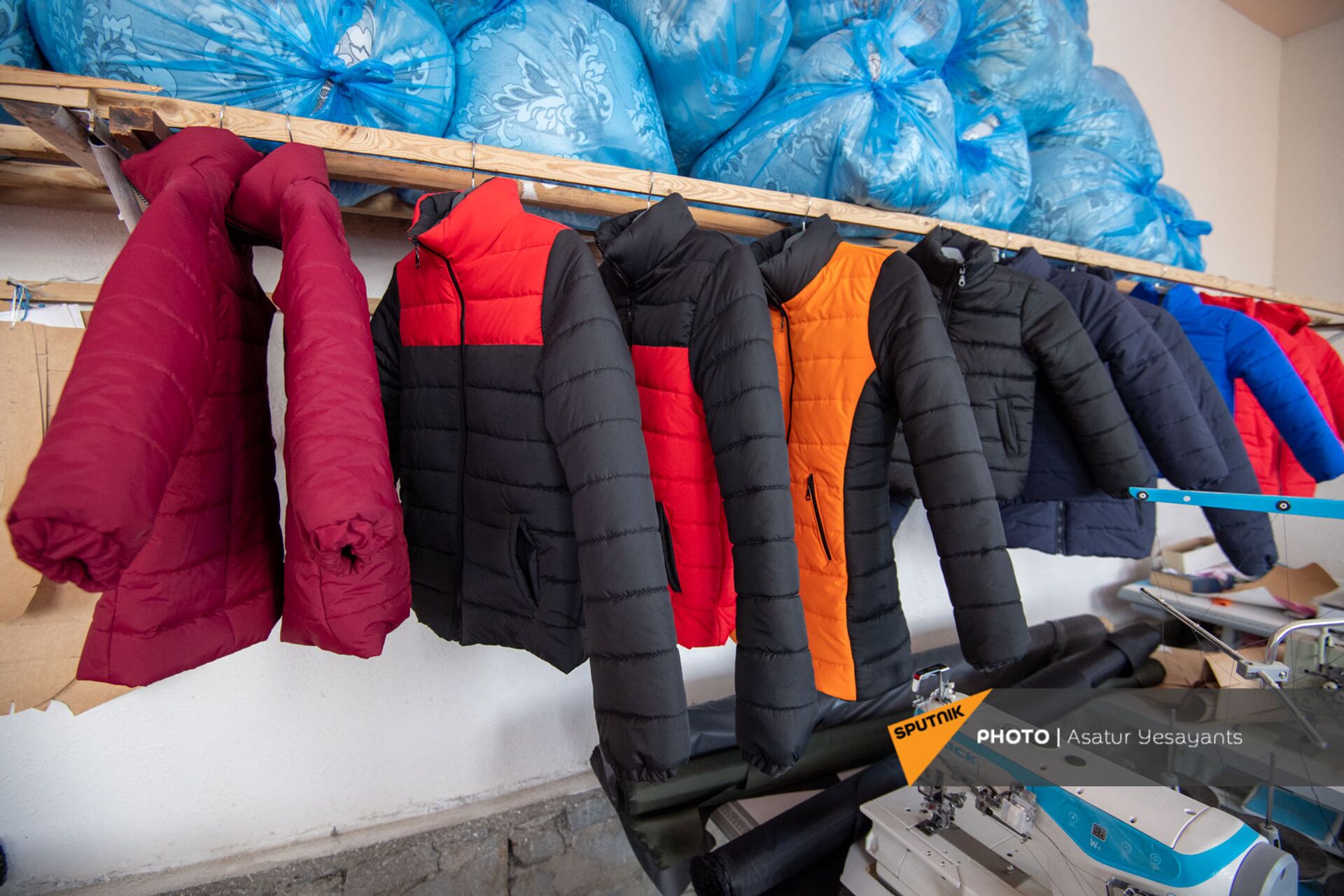 Рыжеволосые дети, коронавирус и война: как в Армении появились куртки Made in Kurtan - Sputnik Армения, 1920, 05.02.2021