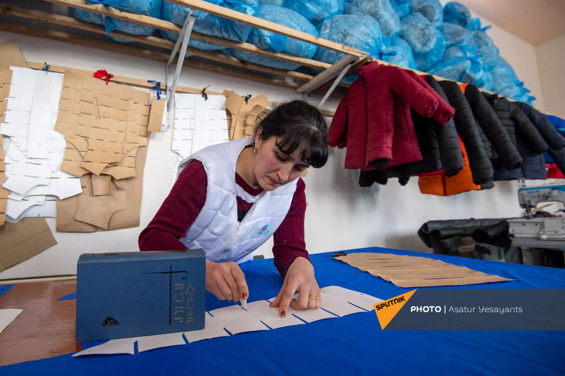 Рыжеволосые дети, коронавирус и война: как в Армении появились куртки Made in Kurtan Рыжеволосые дети, коронавирус и война: как в Армении появились куртки Made in Kurtan - Sputnik Армения, 1920, 05.02.2021