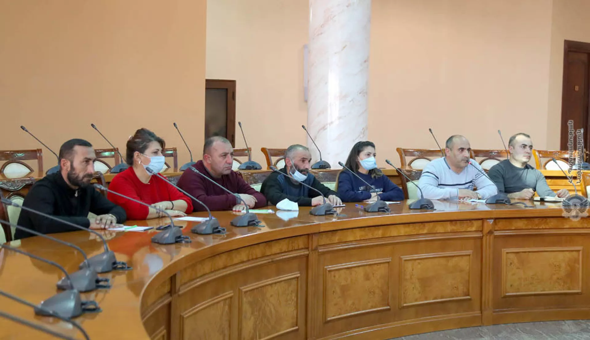 Глава МО Армении рассказал родственникам пропавших без вести солдат о ходе поисковых работ - Sputnik Армения, 1920, 08.02.2021
